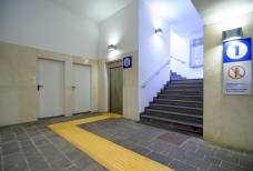 Bahnhof Klausen - Treppe